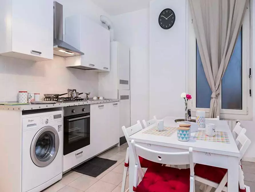 Immagine 10 di Camera in affitto  in Viale Monte Santo a Milano