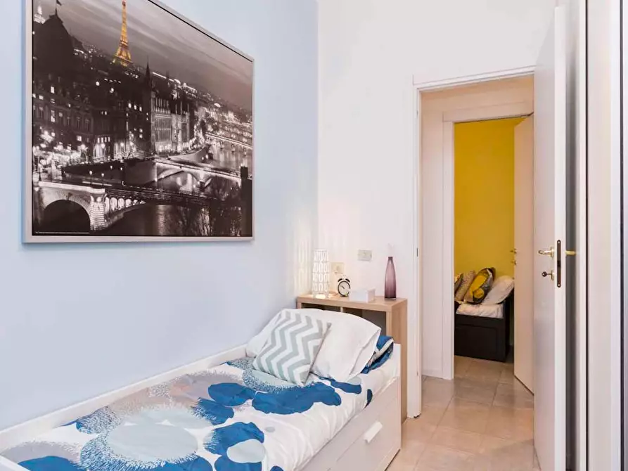 Immagine 1 di Camera in affitto  in Viale Monte Santo a Milano