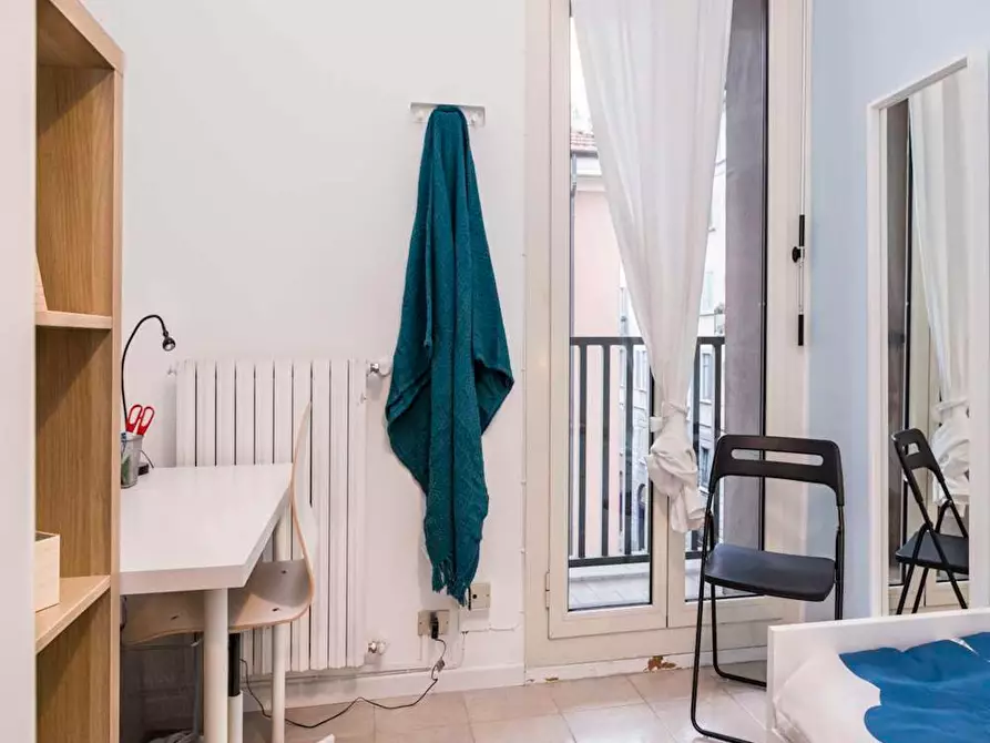 Immagine 5 di Camera in affitto  in Viale Monte Santo a Milano