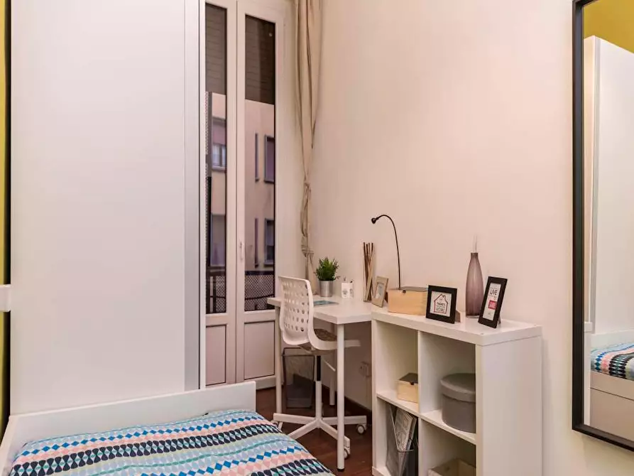 Immagine 4 di Camera in affitto  in Via Giulio Tarra a Milano