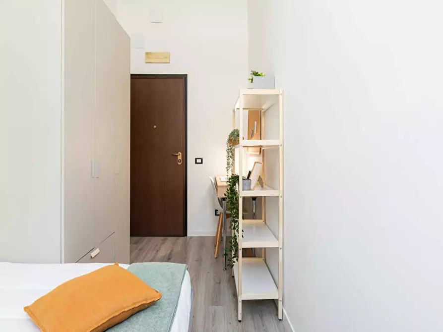 Immagine 5 di Camera in affitto  in Viale Col di Lana a Milano