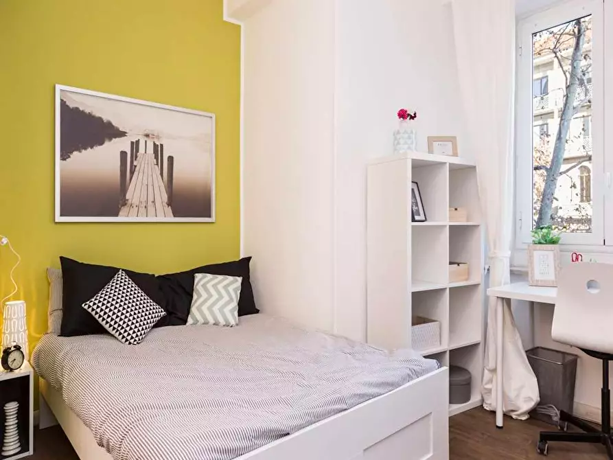 Immagine 2 di Camera in affitto  in Via Antonio Canova a Milano