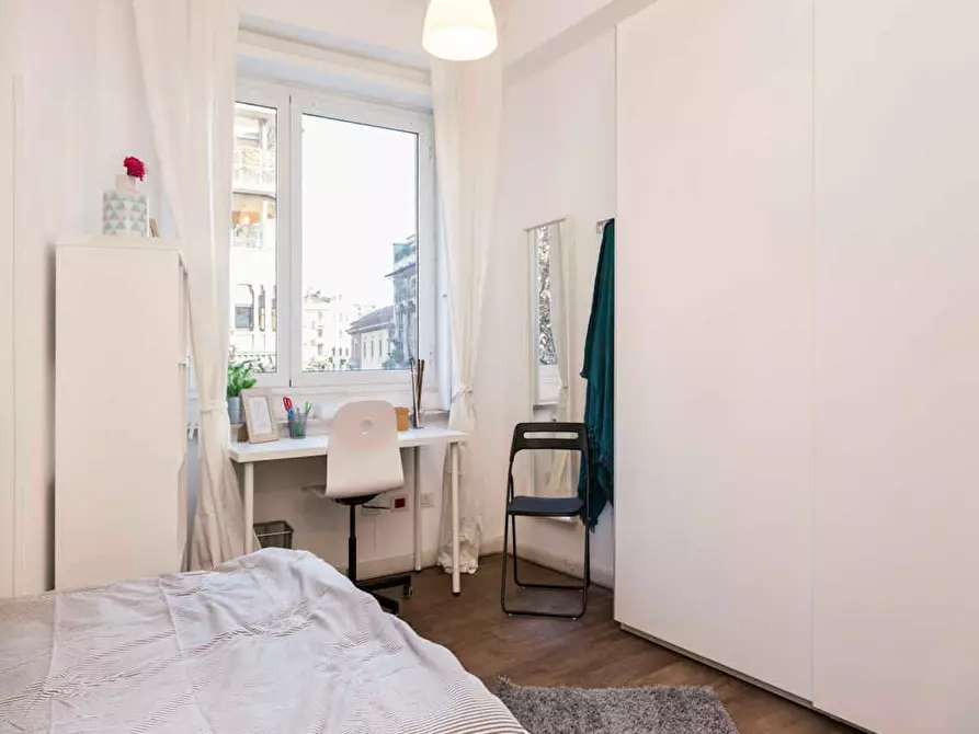 Immagine 5 di Camera in affitto  in Via Antonio Canova a Milano