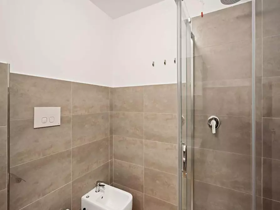 Immagine 8 di Camera in affitto  in Viale Legioni Romane a Milano