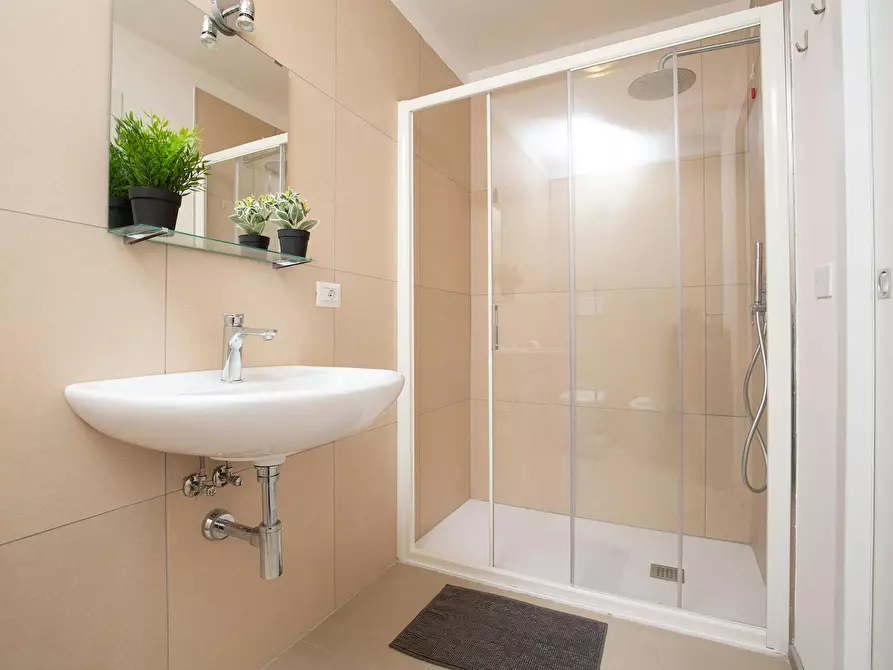 Immagine 6 di Camera in affitto  in Vicolo Gioia a Rimini