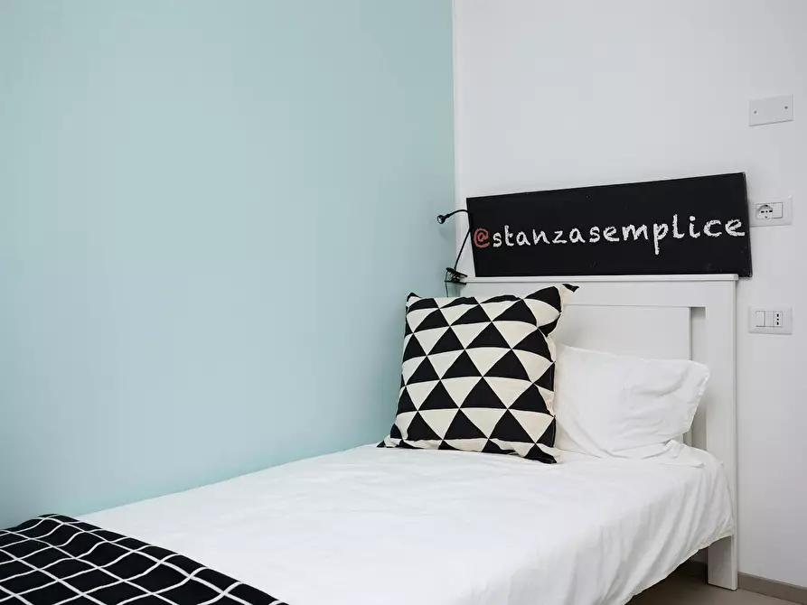 Immagine 9 di Camera in affitto  in Vicolo Gioia a Rimini