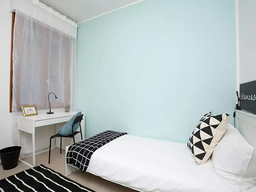 Immagine 8 di Camera in affitto  in Vicolo Gioia a Rimini