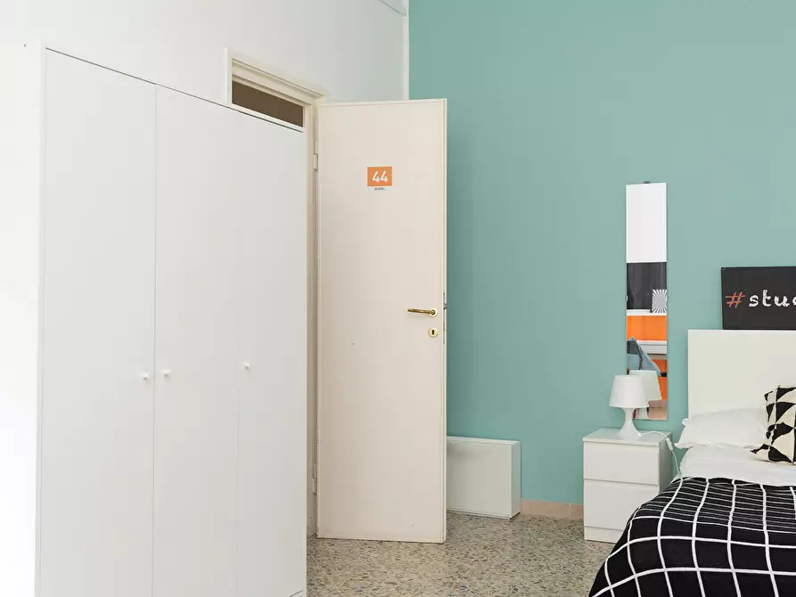 Immagine 4 di Camera in affitto  in Corso d'Augusto a Rimini