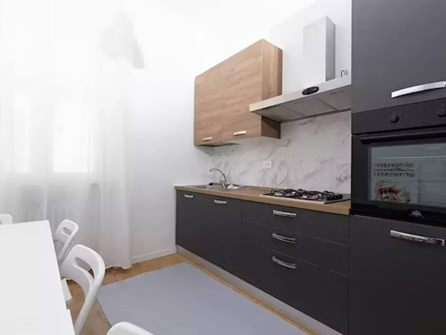 Immagine 5 di Camera in affitto  in Corso d'Augusto a Rimini