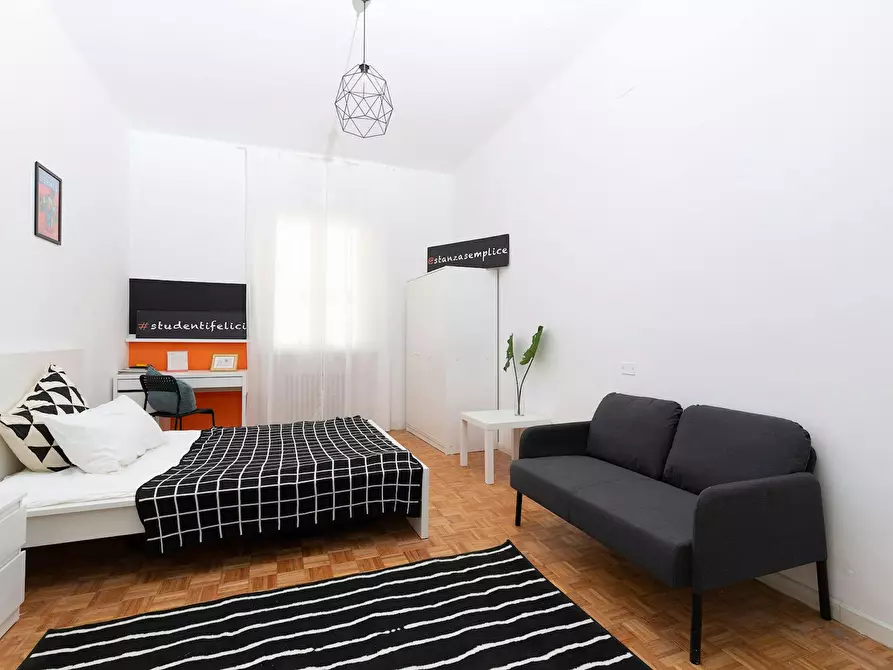 Immagine 2 di Camera in affitto  in Corso d'Augusto a Rimini