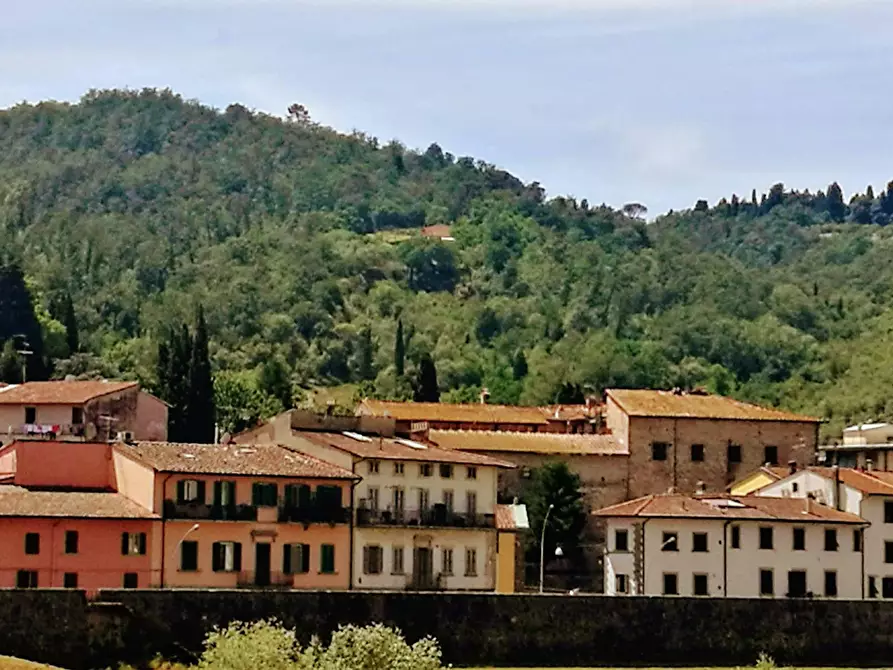 Immagine 2 di Casa indipendente in affitto  in Via Livornese a Lastra A Signa