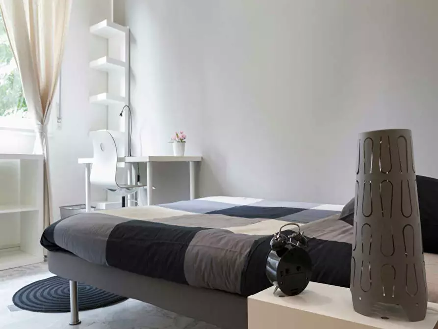 Immagine 2 di Camera in affitto  in Via Salvatore Barzilai a Milano