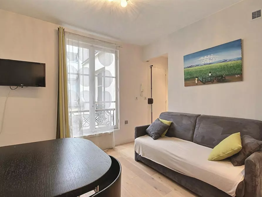 Immagine 3 di Appartamento in affitto  in Rue Beautreillis a Paris
