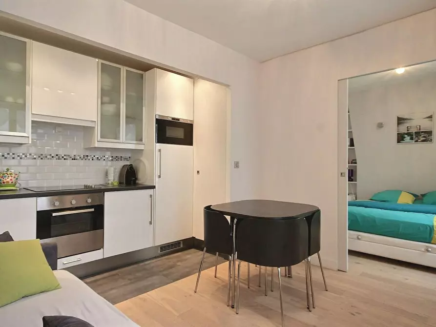 Immagine 4 di Appartamento in affitto  in Rue Beautreillis a Paris