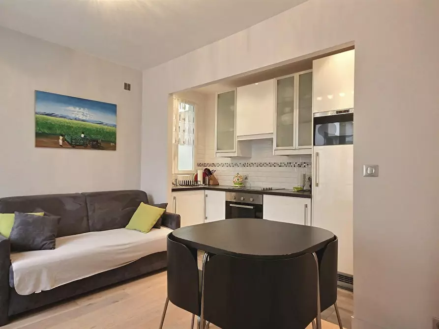 Immagine 1 di Appartamento in affitto  in Rue Beautreillis a Paris