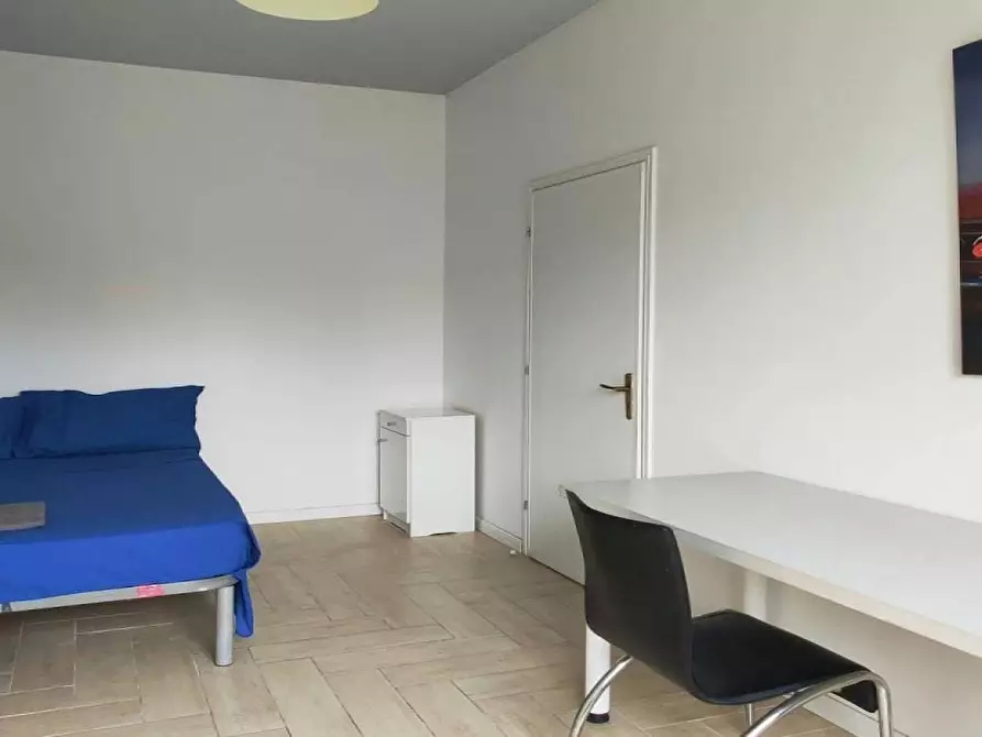 Immagine 3 di Camera in affitto  in Via Angelo De Gasperis a Milano