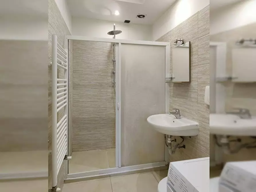 Immagine 5 di Camera in affitto  in Via Angelo De Gasperis a Milano