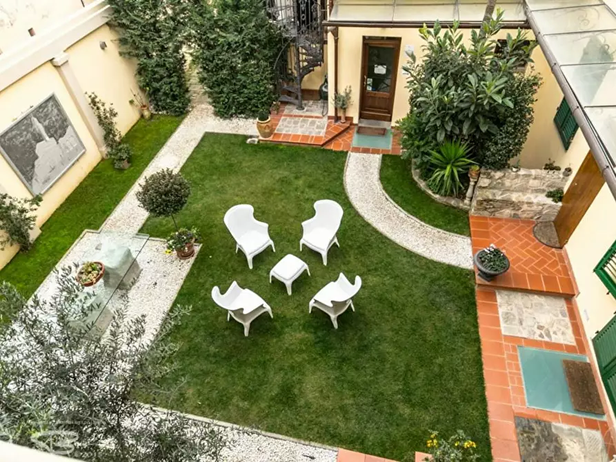 Immagine 9 di Casa indipendente in affitto  in Via di Monticelli a Firenze