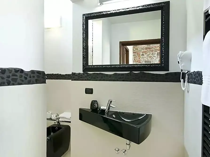 Immagine 5 di Casa indipendente in affitto  in Via di Monticelli a Firenze