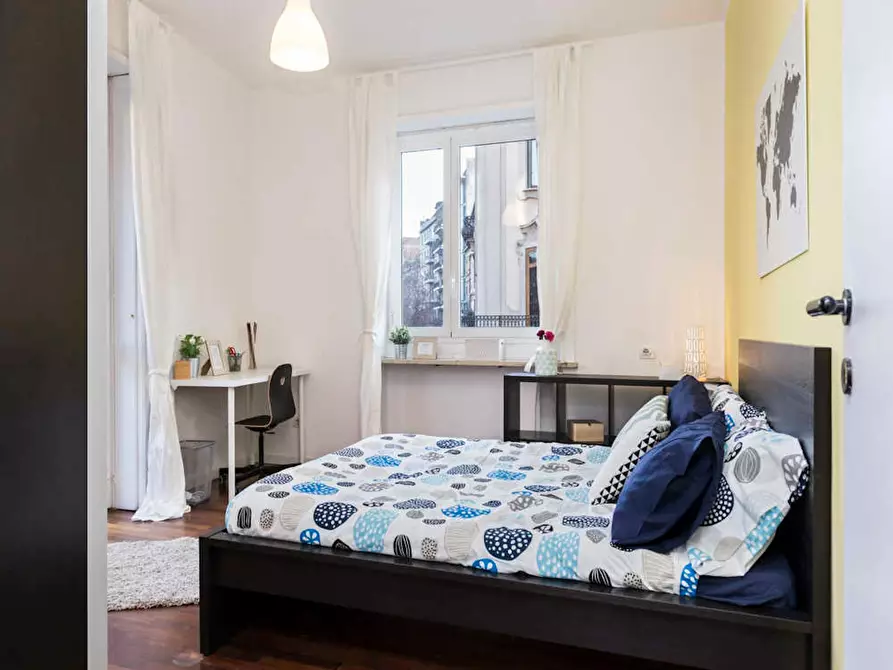 Immagine 5 di Camera in affitto  in Via Antonio Canova a Milano