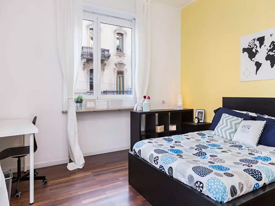 Immagine 6 di Camera in affitto  in Via Antonio Canova a Milano