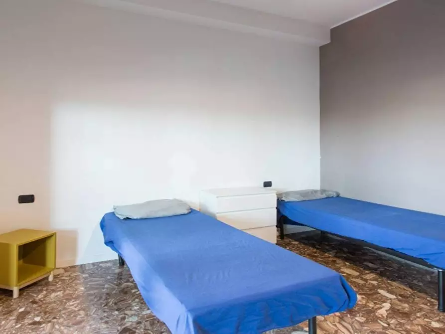 Immagine 1 di Camera condivisa in affitto  in Piazza San Lorenzo a Buccinasco