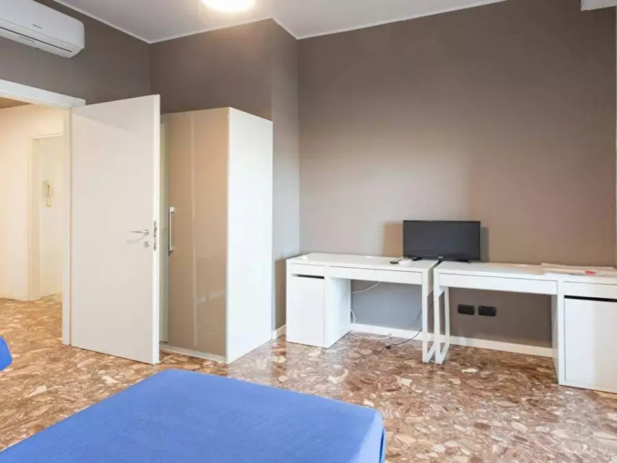 Immagine 3 di Camera condivisa in affitto  in Piazza San Lorenzo a Buccinasco