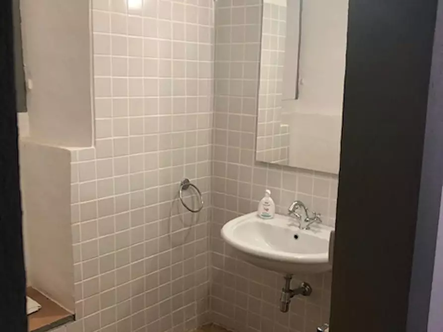 Immagine 10 di Appartamento in affitto  in Via Livornese a Lastra A Signa