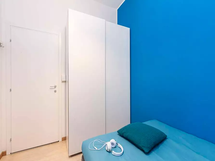 Immagine 5 di Camera in affitto  in Via Salvatore Barzilai a Milano