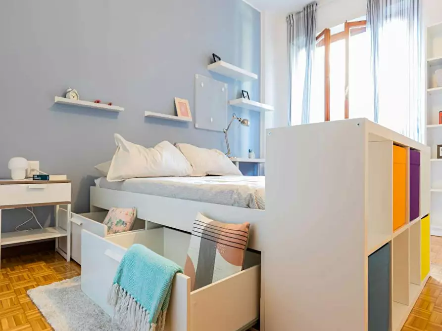 Immagine 1 di Camera in affitto  in Via del Reno a Milano