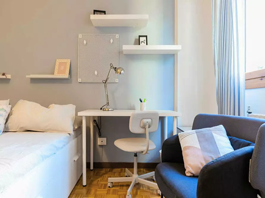 Immagine 7 di Camera in affitto  in Via del Reno a Milano