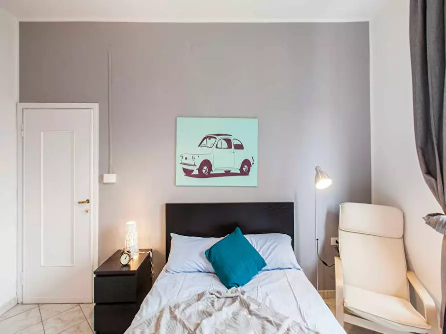 Immagine 1 di Camera in affitto  in Via Salvatore Barzilai a Milano