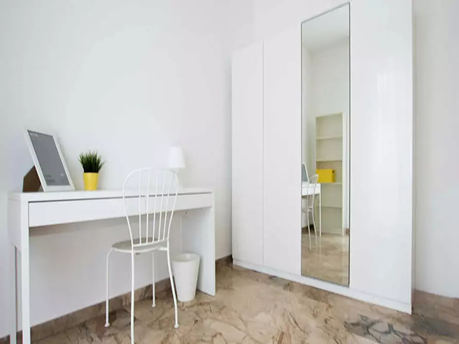 Immagine 5 di Camera in affitto  in Via Alfonso Capecelatro a Milano