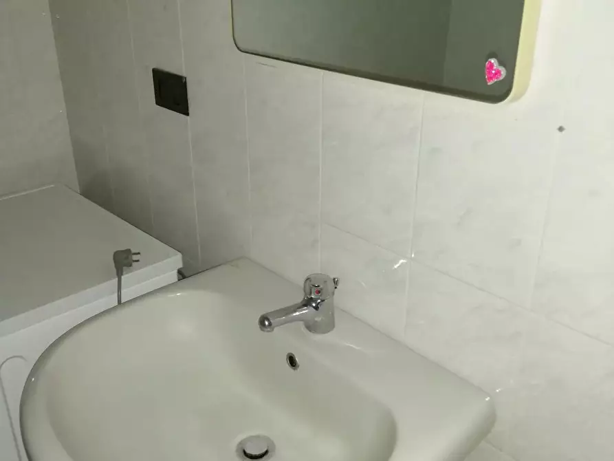 Immagine 10 di Appartamento in affitto  in Via Gianfranco Zuretti a Milano