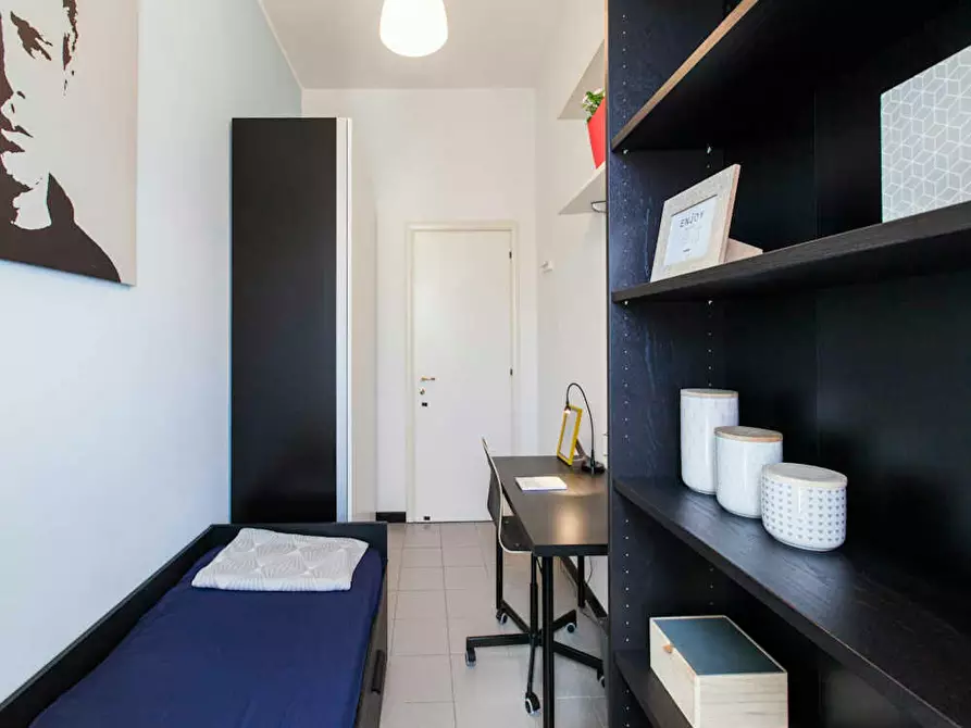 Immagine 1 di Camera in affitto  in Viale Emilio Caldara a Milano