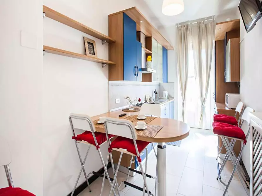 Immagine 10 di Camera in affitto  in Viale Emilio Caldara a Milano