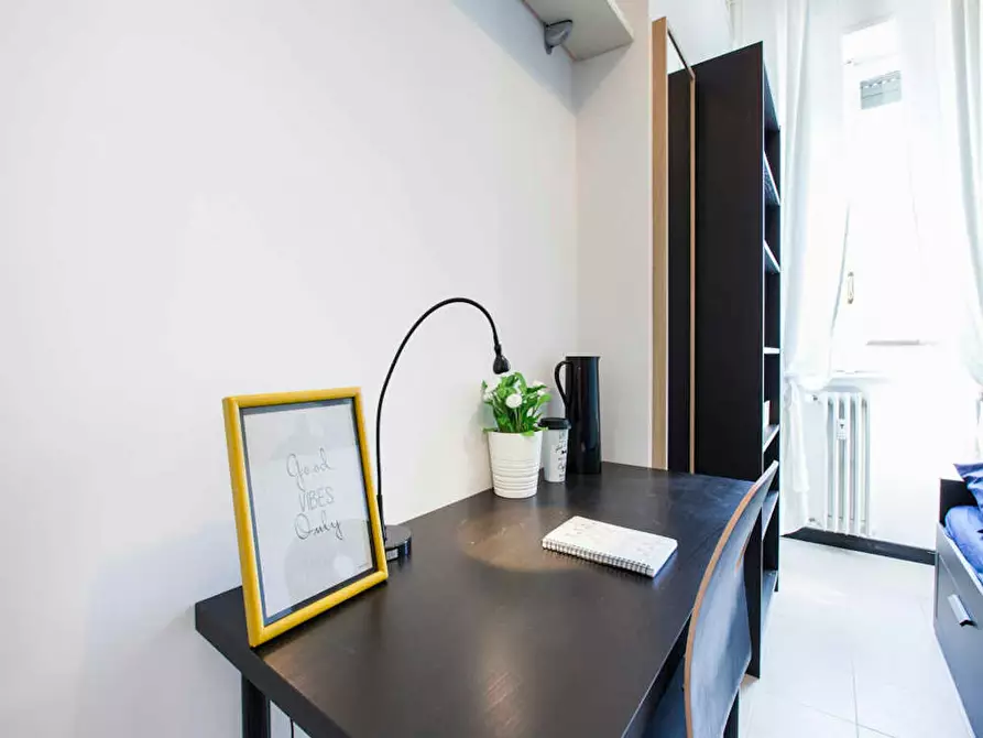 Immagine 5 di Camera in affitto  in Viale Emilio Caldara a Milano