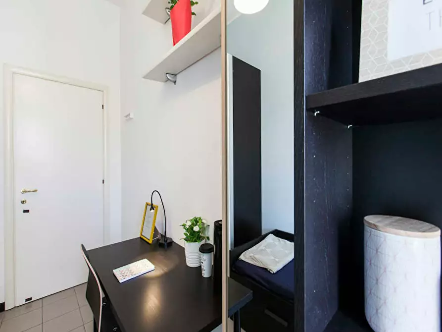 Immagine 4 di Camera in affitto  in Viale Emilio Caldara a Milano