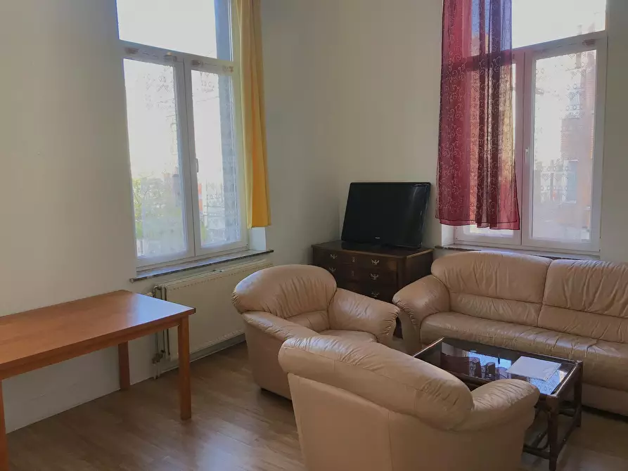 Immagine 2 di Appartamento in affitto  in Rue Saint-Bernard a Saint-Gilles