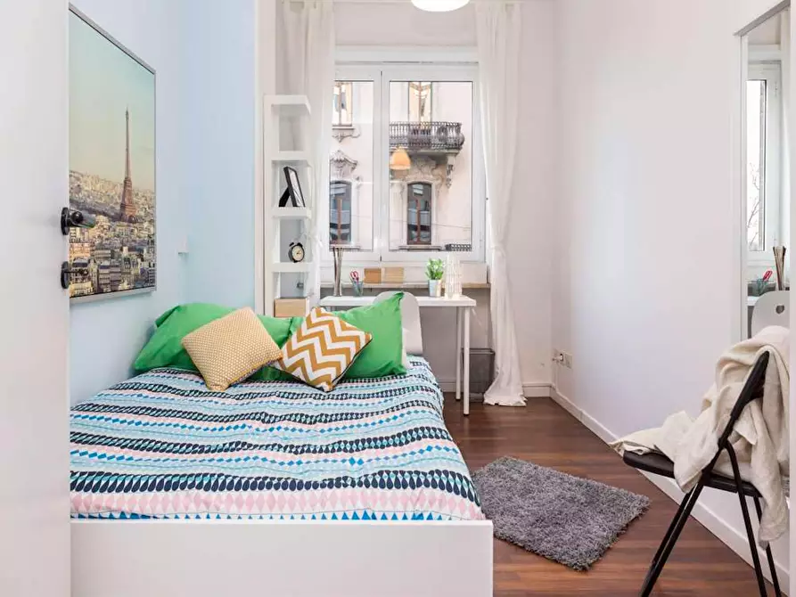 Immagine 3 di Camera in affitto  in Via Antonio Canova a Milano