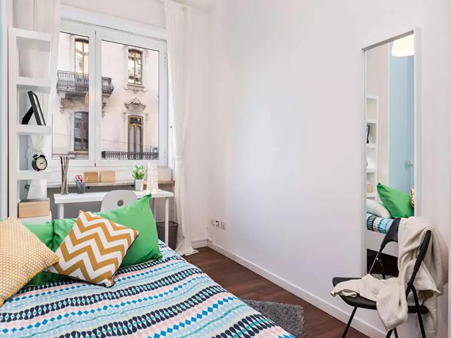 Immagine 5 di Camera in affitto  in Via Antonio Canova a Milano