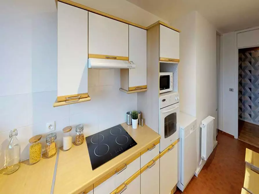 Immagine 6 di Camera in affitto  in Rue du Bazinghien a Lille