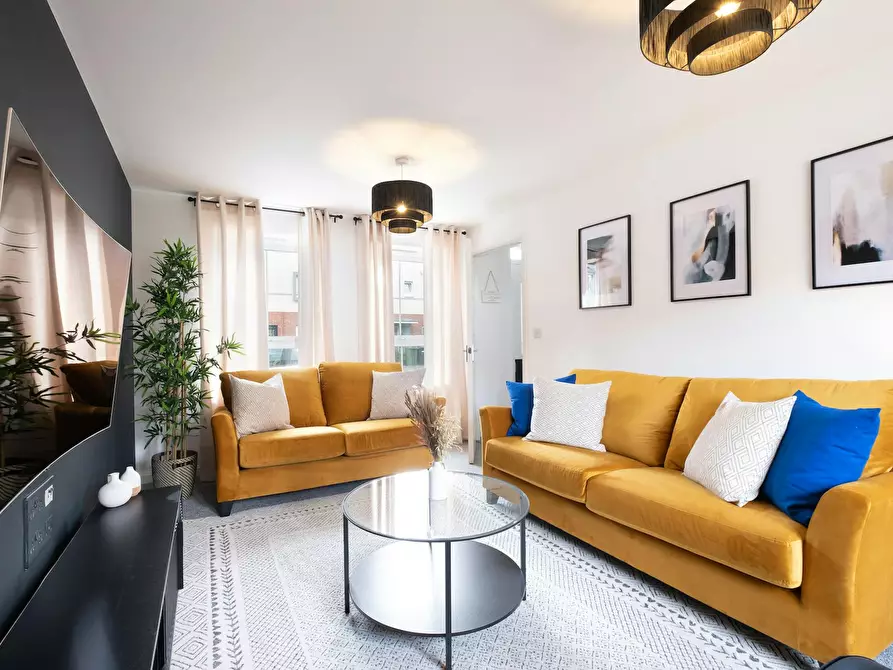 Immagine 8 di Casa indipendente in affitto  in Drake Avenue a 