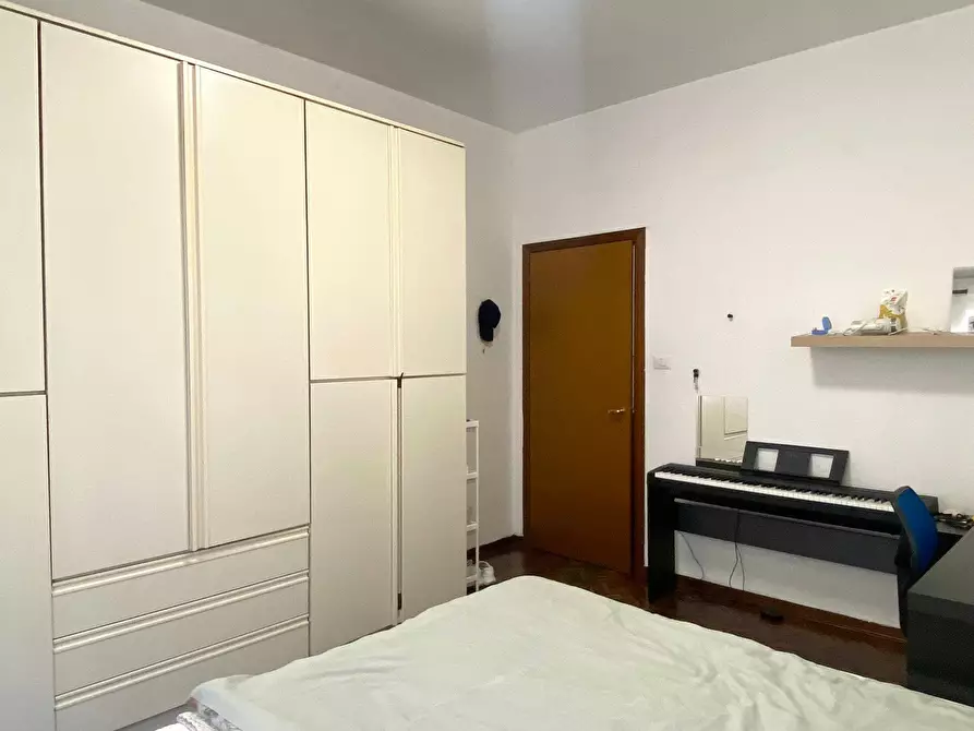 Immagine 3 di Camera in affitto  in Piazza Ghiaia a Parma