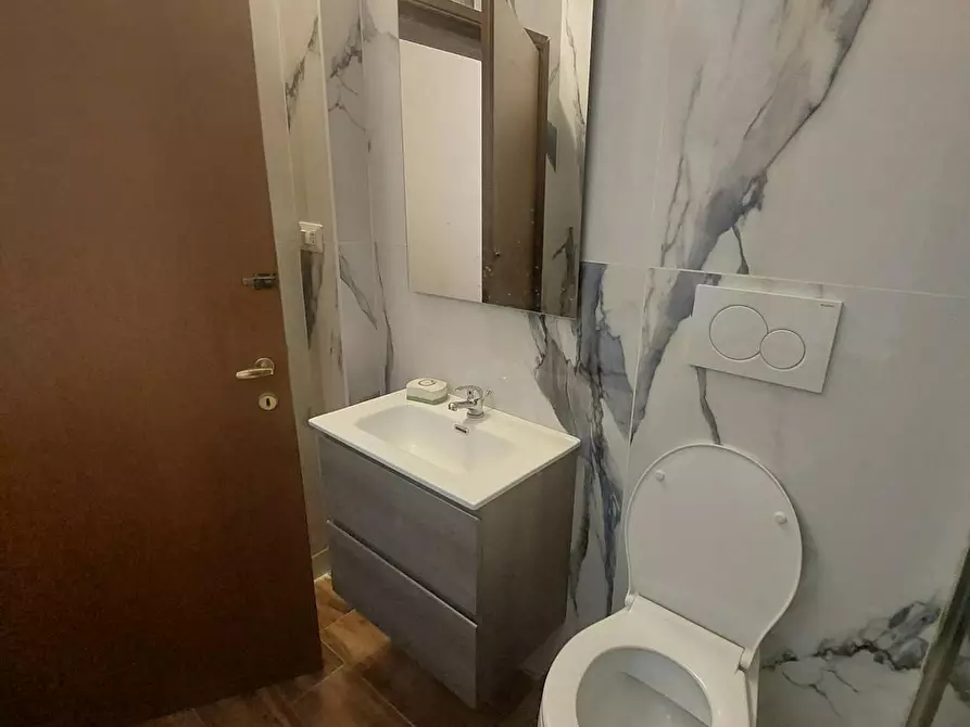 Immagine 8 di Camera in affitto  in Piazza Ghiaia a Parma