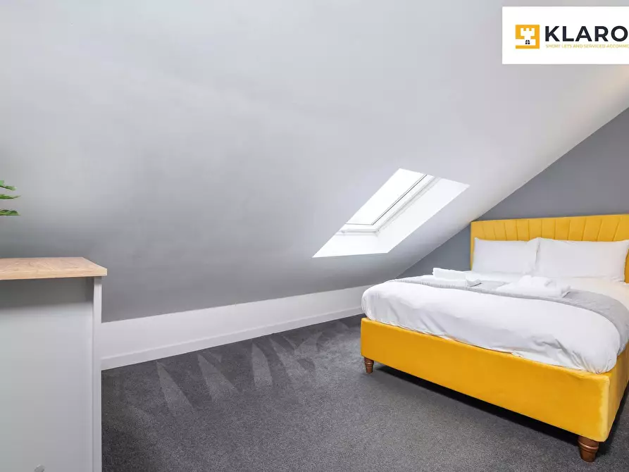 Immagine 8 di Casa indipendente in affitto  in High Street a 