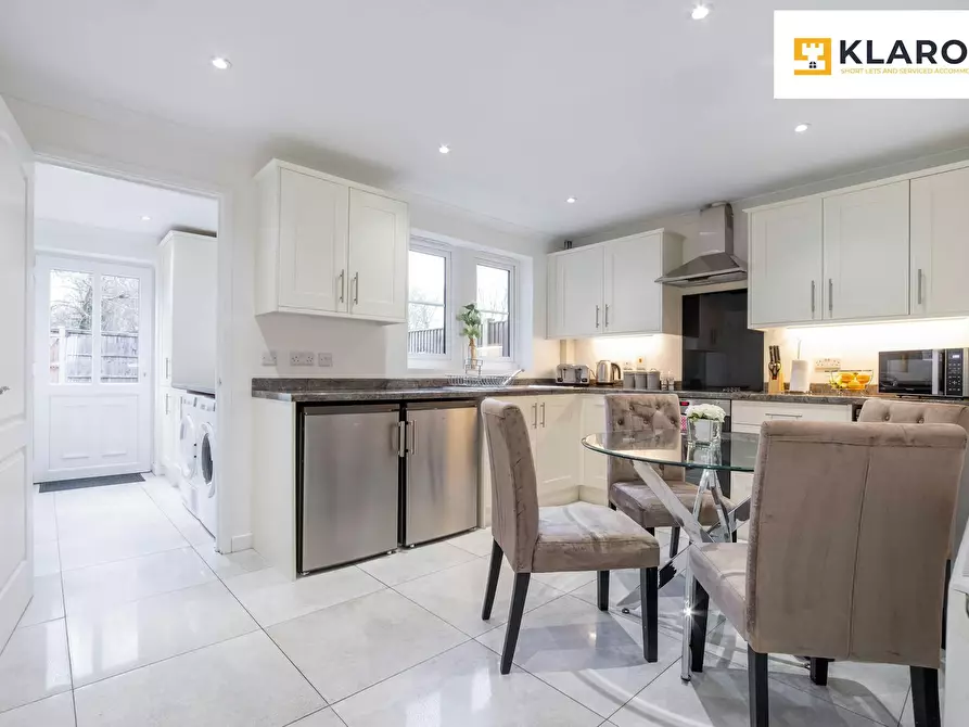 Immagine 6 di Casa indipendente in affitto  in High Street a 