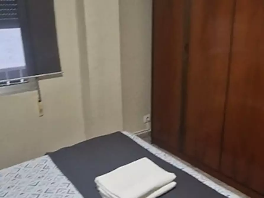 Immagine 3 di Camera in affitto  in Calle Marqués de Montortal a Valencia