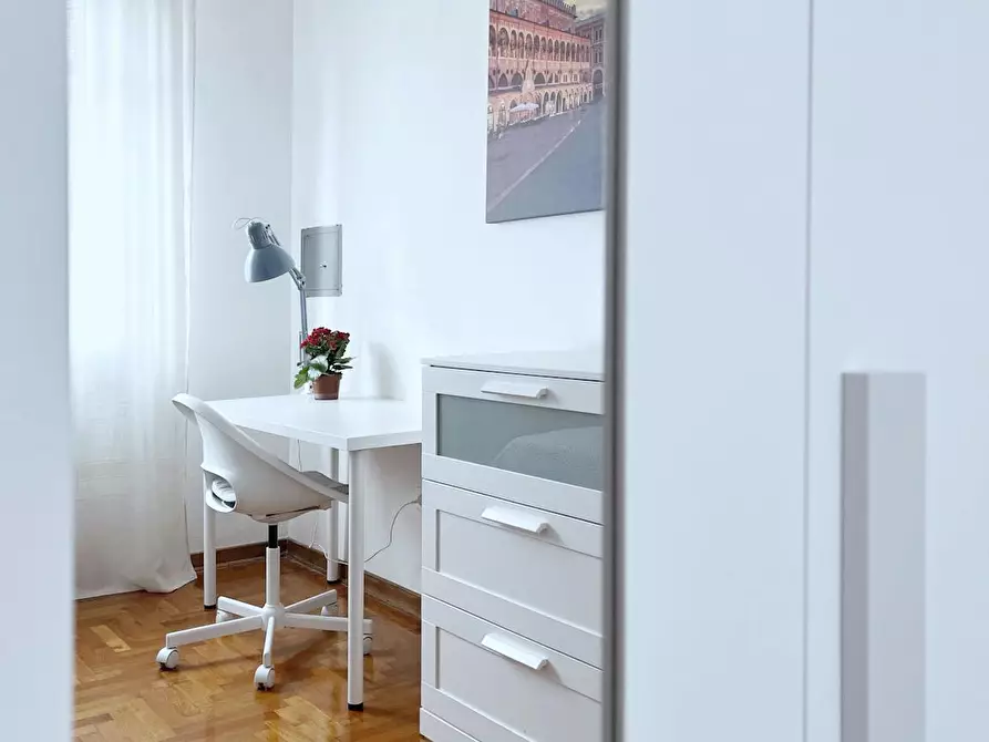 Immagine 5 di Camera in affitto  in Via Tripoli a Padova