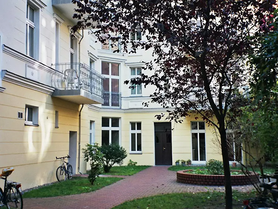 Immagine 2 di Appartamento in affitto  in Schliemannstraße a Berlin